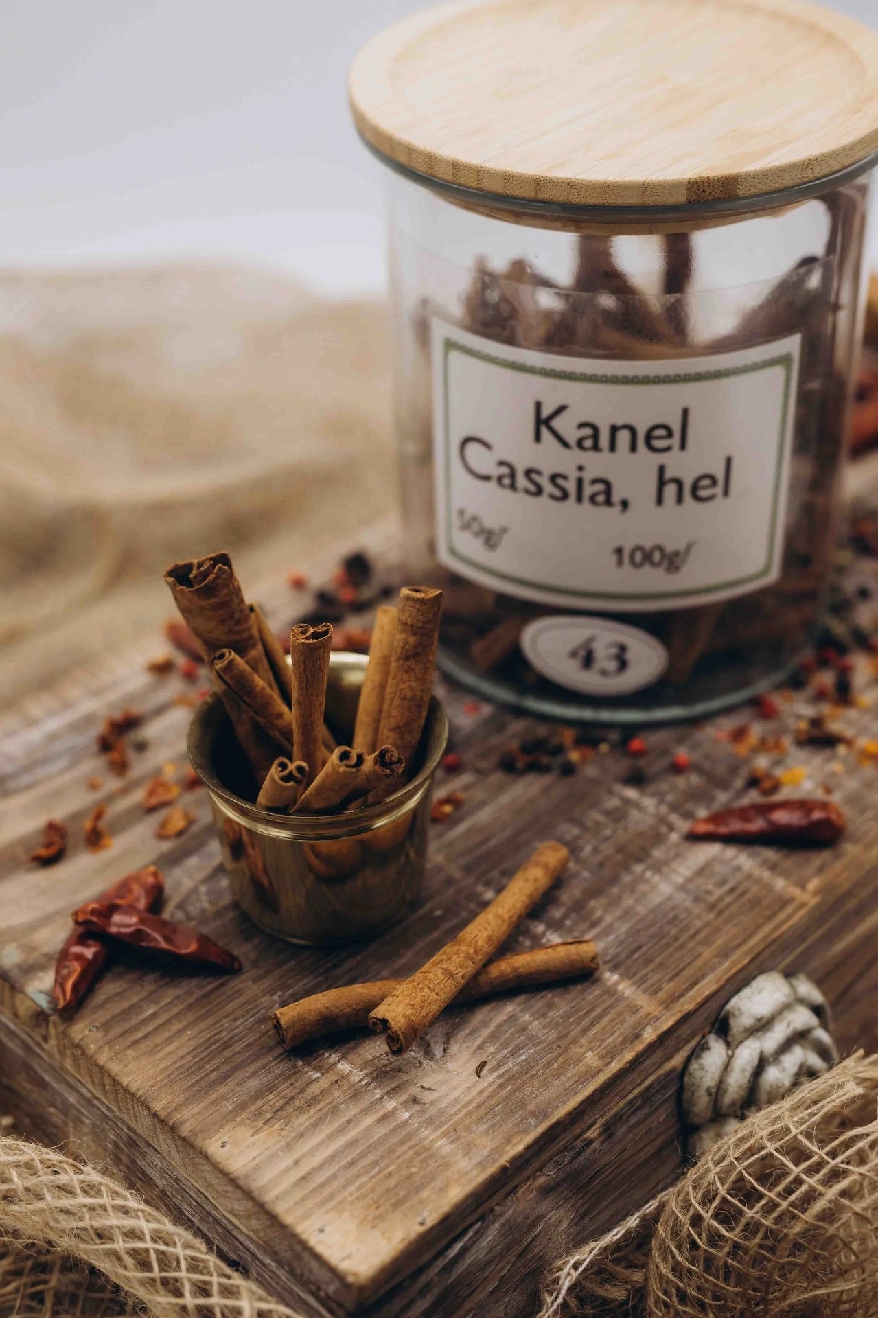 Kanel Cassia, hel